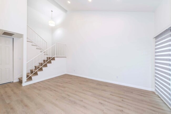 Photo - 2423 Coventry Cir