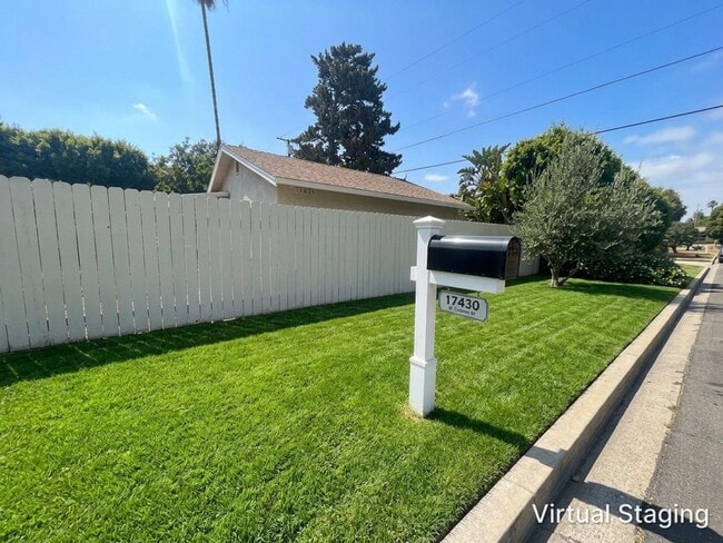 Photo - 17430 Gledhill St