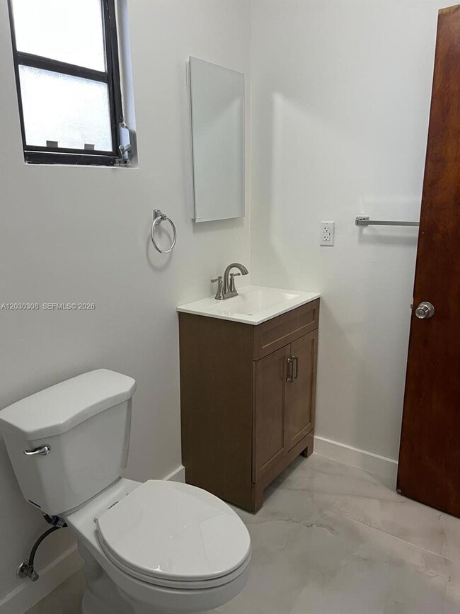 Photo - 321 SW 71st Ave Unit 2