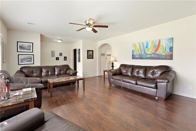 Photo - Duplex 11 Bedrooms 6 Baths Available Augus...