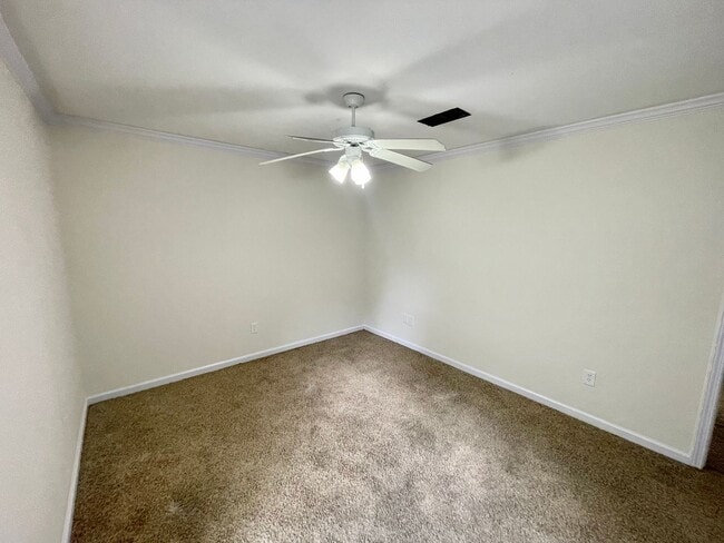 111 Stapleton Dr