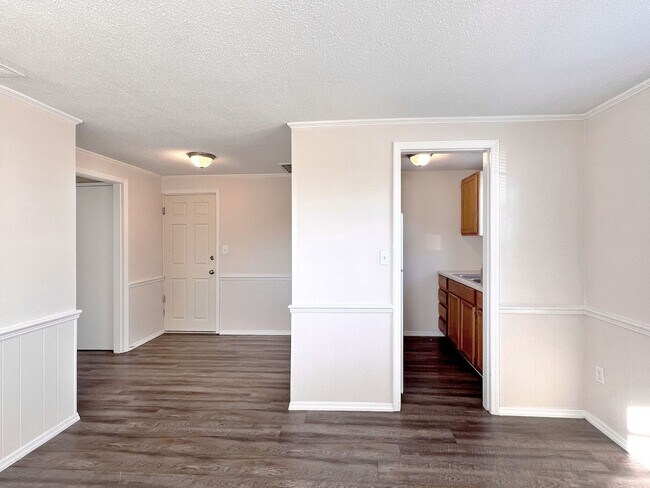 Photo - 907 Lake Jessie Dr Unit B