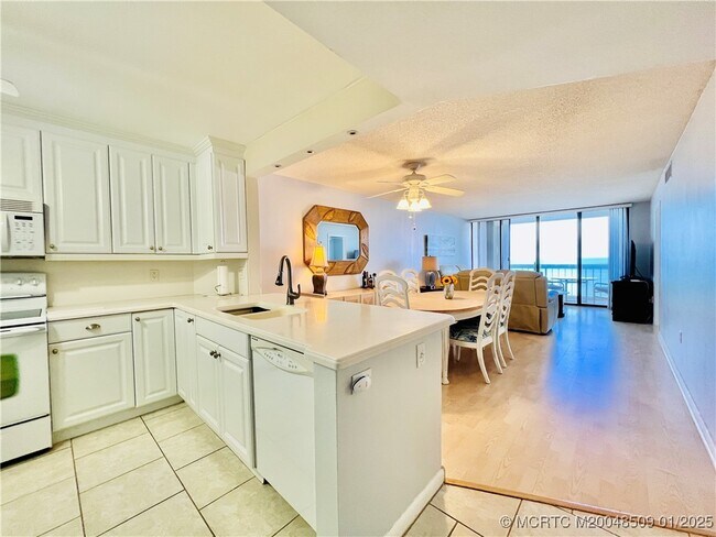 9940 S Ocean Dr Unidad 703