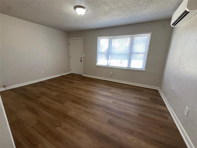 405 NW 90th St