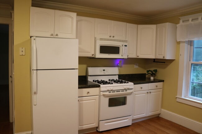 Building Photo - 55 Stow St Unit 2 Rental