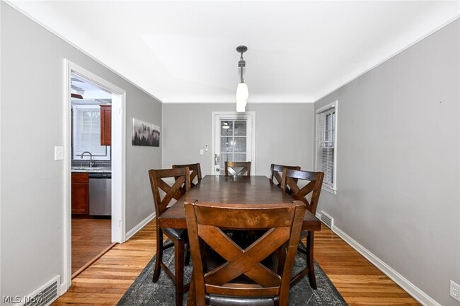 Photo - 3699 Bainbridge Rd