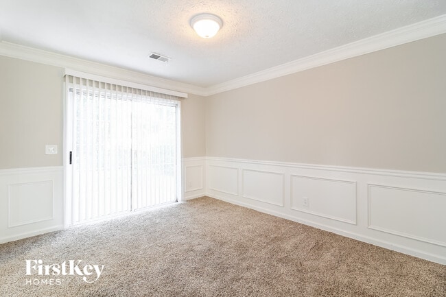 Photo - 763 Ives Way NW