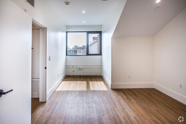 1 BR, 2 BA Townhome