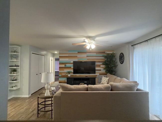 Photo - 920 Camellia Dr Unit 5