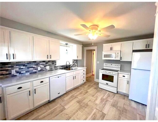 Photo - 348 Market St