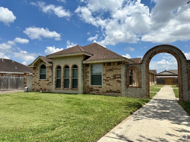 Building Photo - 2117 W Western Dr Unit #1 Rental