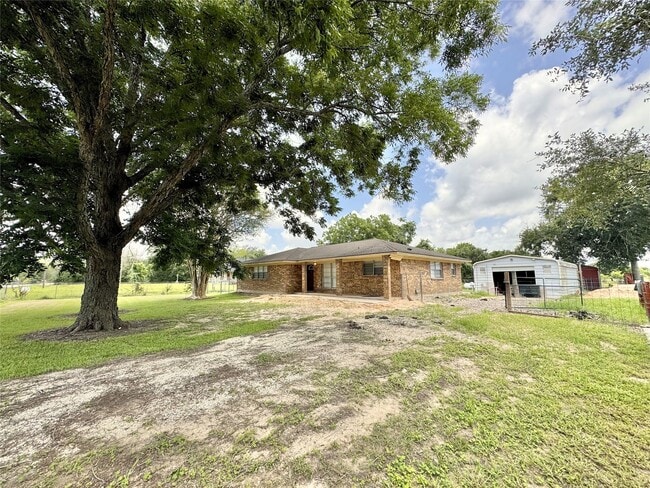 Photo - 547 County Rd 949E