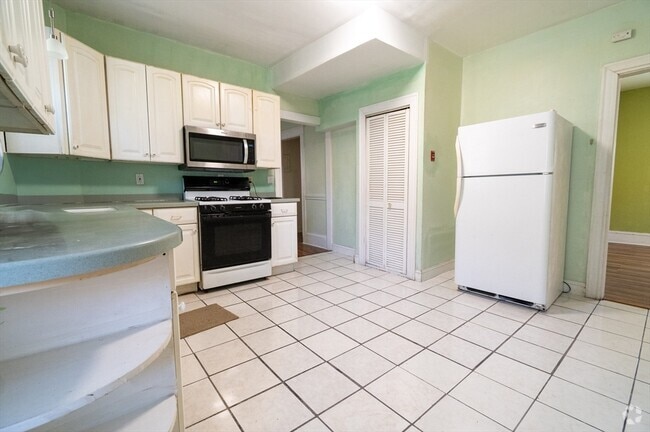 Building Photo - 46 Wainwright St Unit 2 Rental