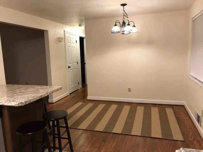 Photo - 563 Hickory Dr