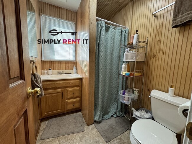 Photo - 4 Bedroom On Campus with Free Parking Aug ...