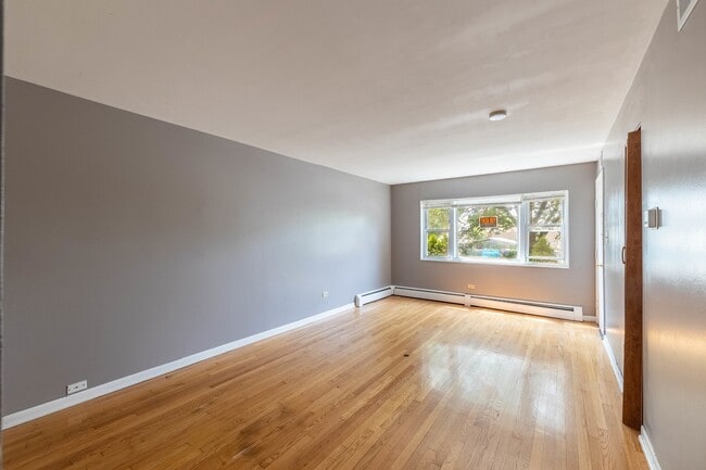 Photo - 4634 W 47th St