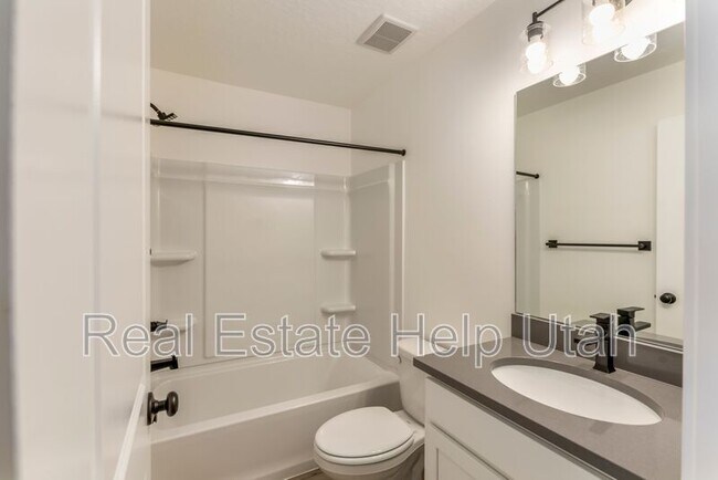 Photo - 488 S 700 W