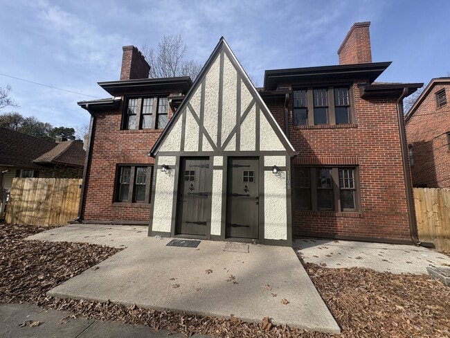 Building Photo - 2 Bedroom, 1 Bathroom Apartment in Reidsville!