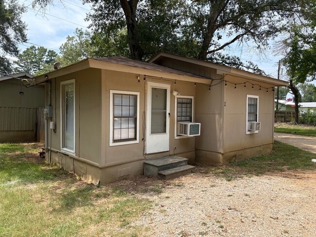Building Photo - Chapman Hills Rental