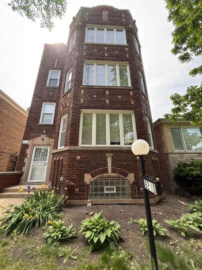 Building Photo - 8210 S Marshfield Ave Unit 1