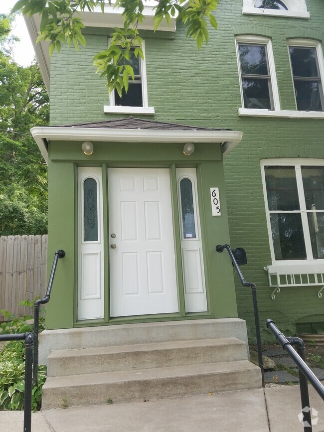 Building Photo - 605 E Main St Rental