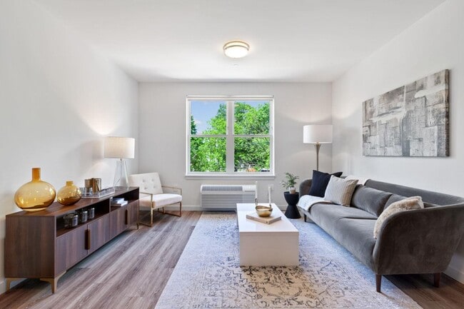 The Park at Woodbridge Station apartments — community photo