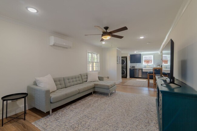 Photo - 1519 16th Ave Unit 16th Ave 1519 1/2  B