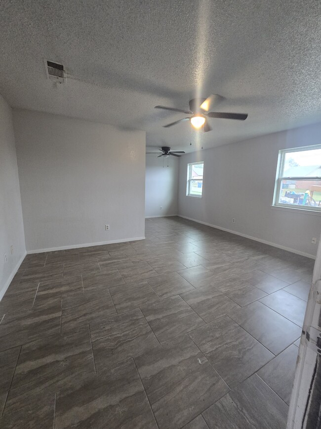 Photo - 203 Sorrell Dr
