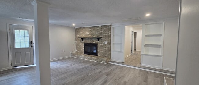 Building Photo - 100 Southburn Dr Unit B