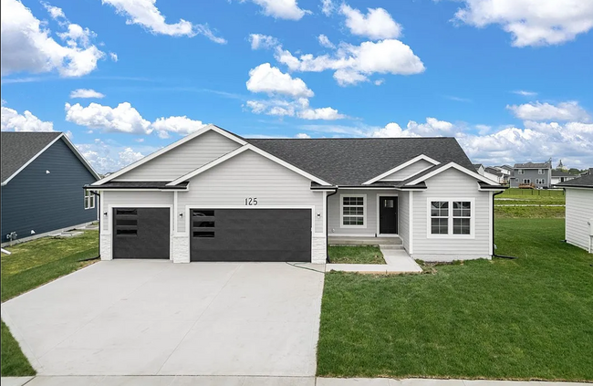 Beautiful New Construction Home In Bondurant - Beautiful New Construction Home In Bondurant