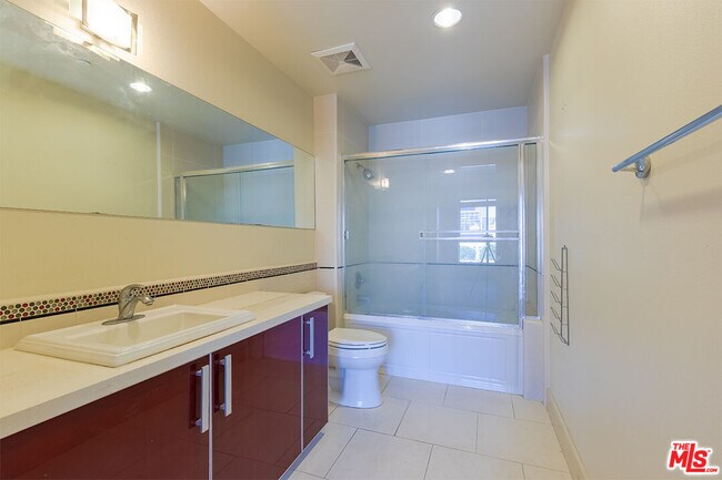 Photo - 848 Irolo St Unit 308