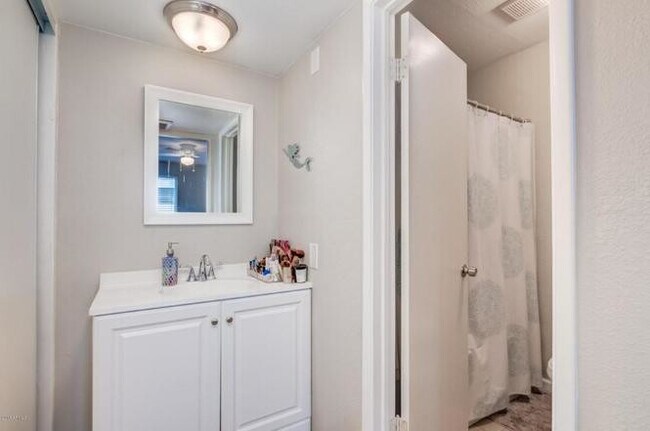 Photo - Fourplex 816 Unit D