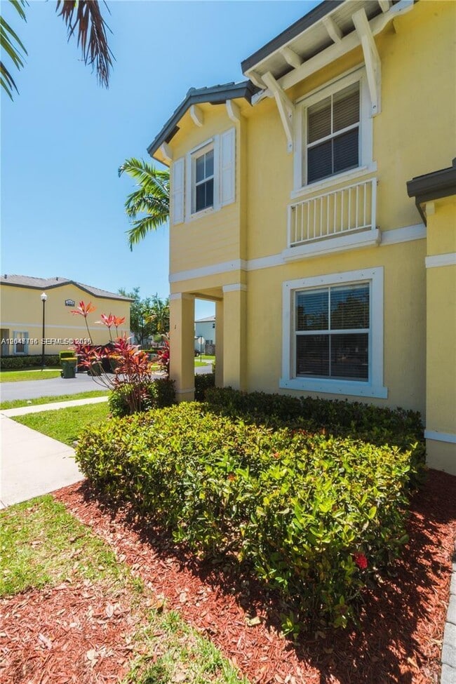 3065 SE 1st Dr Unit 1