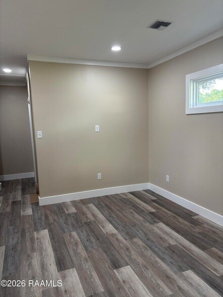 Photo - 100 Maple Dr