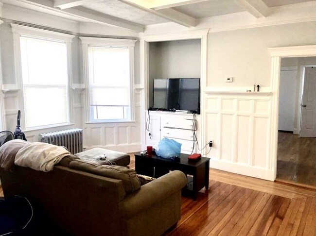 Photo - No brokers Fee Unit in Fort Hill, Free Laundry, Eat-in Kitchen, New Kitchen Apploances