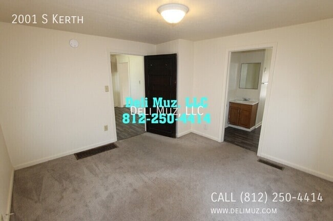 Photo - 2001 S Kerth-