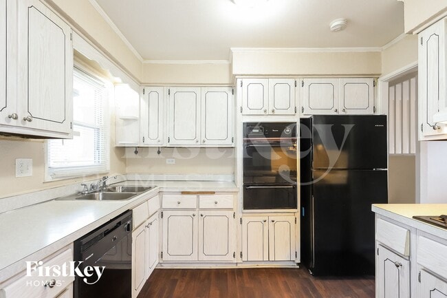 Photo - 374 Oswego St