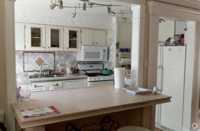 Building Photo - 742 Quince Orchard Blvd Rental