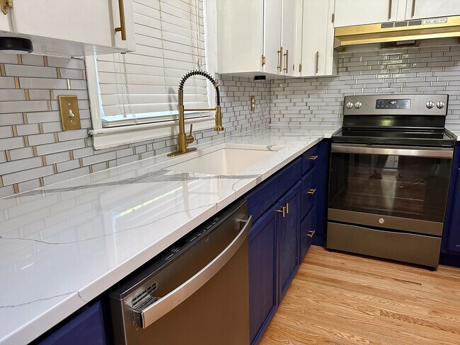 Photo - 5221 Greenbrook Dr