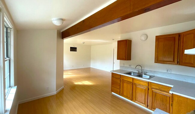 Photo - 13542 Wyandotte St Unit -