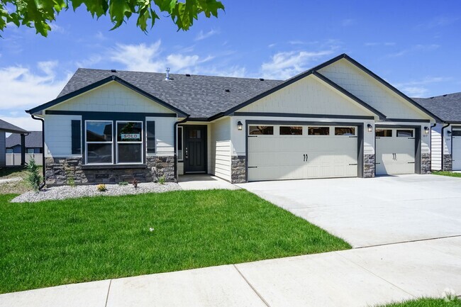 Building Photo - 3 Bedroom, 2 Bath Home Built in 2022 - Po...