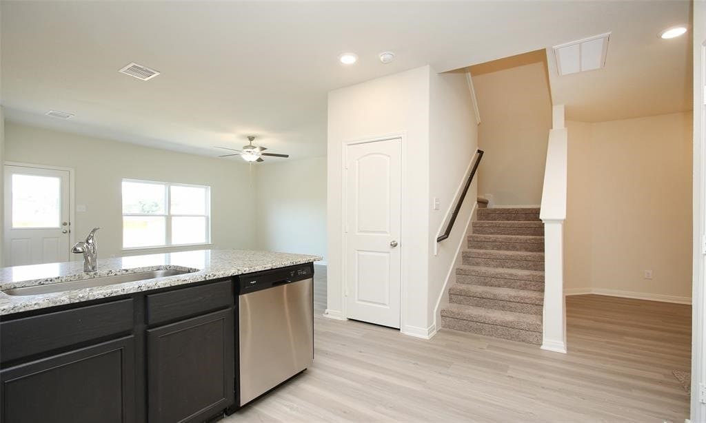 Photo - 545 Bains St