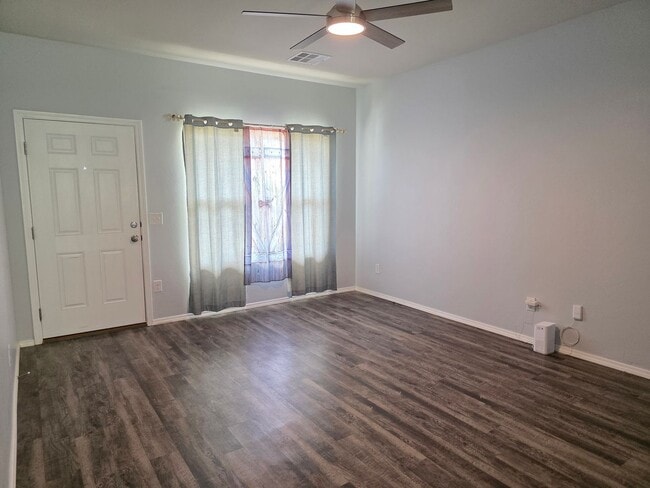 Photo - 3 Bedroom home for rent in Noble!