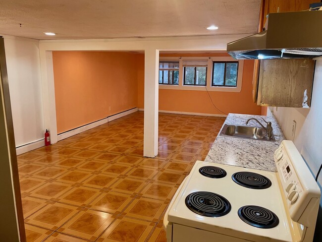 Building Photo - 1077 Martinstein Ave Rental