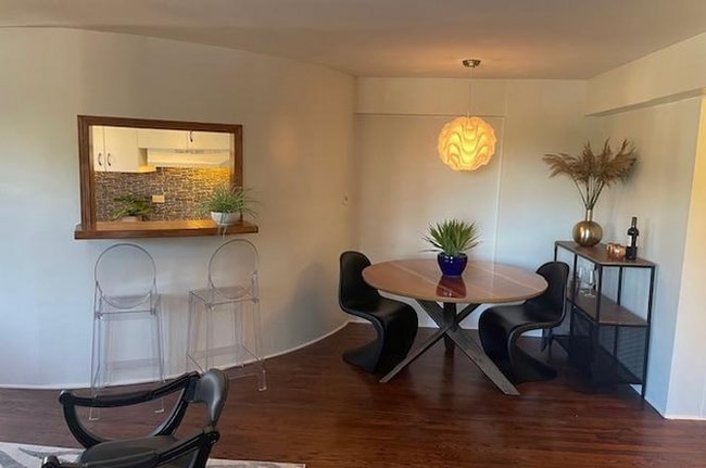 Photo - 700 W Bittersweet Pl