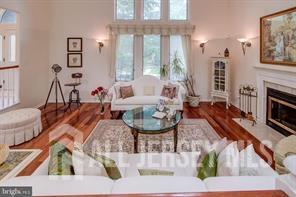 Photo - 307 Sayre Dr