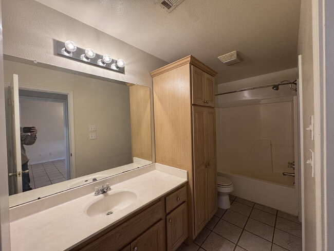 Photo - "Charming 1-Bedroom Retreat in San Marcos – Perfect Balance of Comfort and Convenience!"