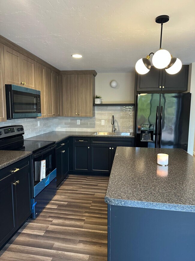 Photo - 1414 S Rebecca Ln