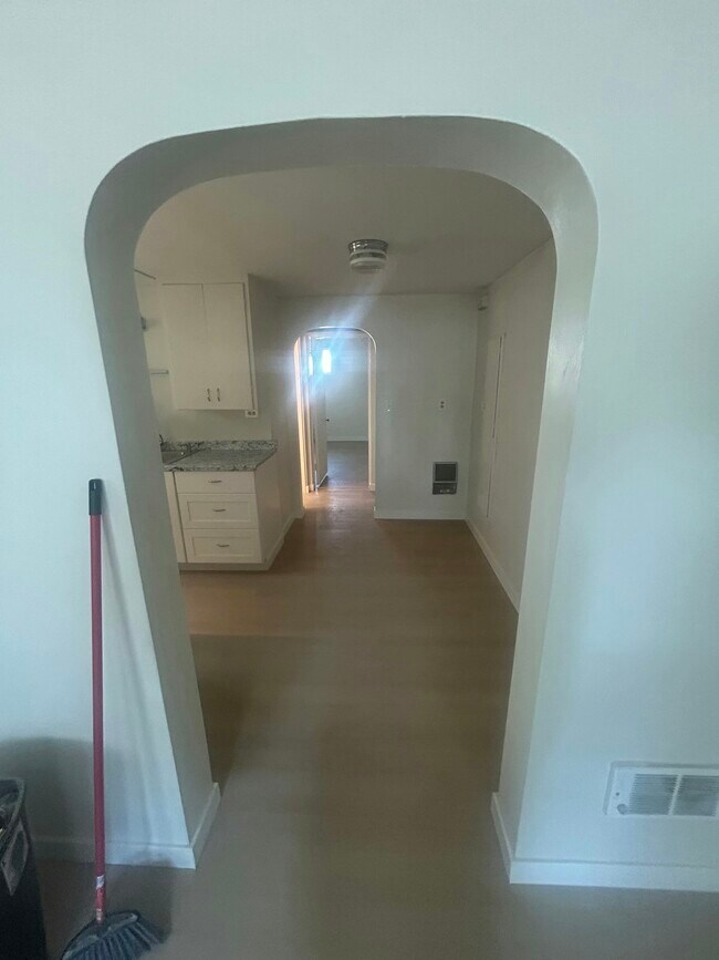 Photo - 400 W 13th St Unit 4