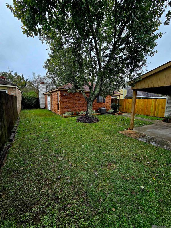 Photo - 16055 Manchester Ave